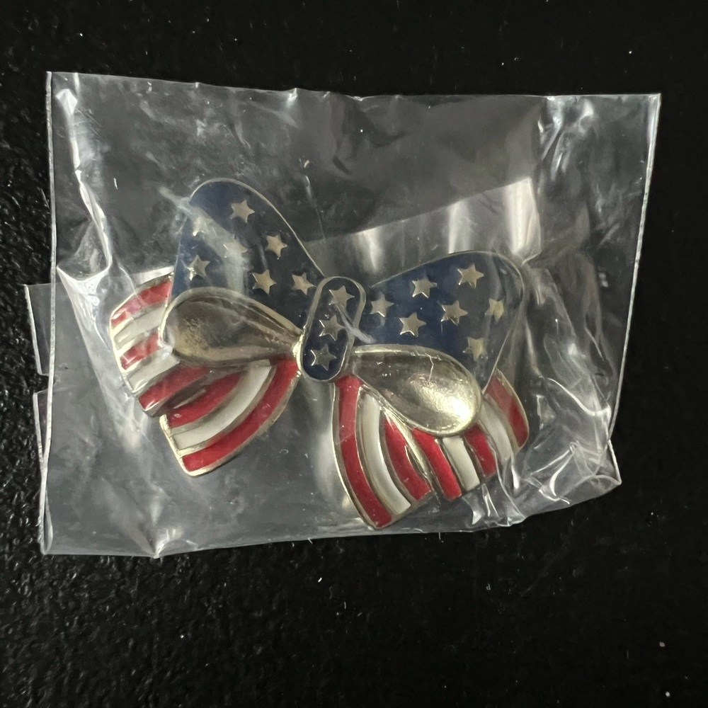 Avon Patriotic Bow Pin